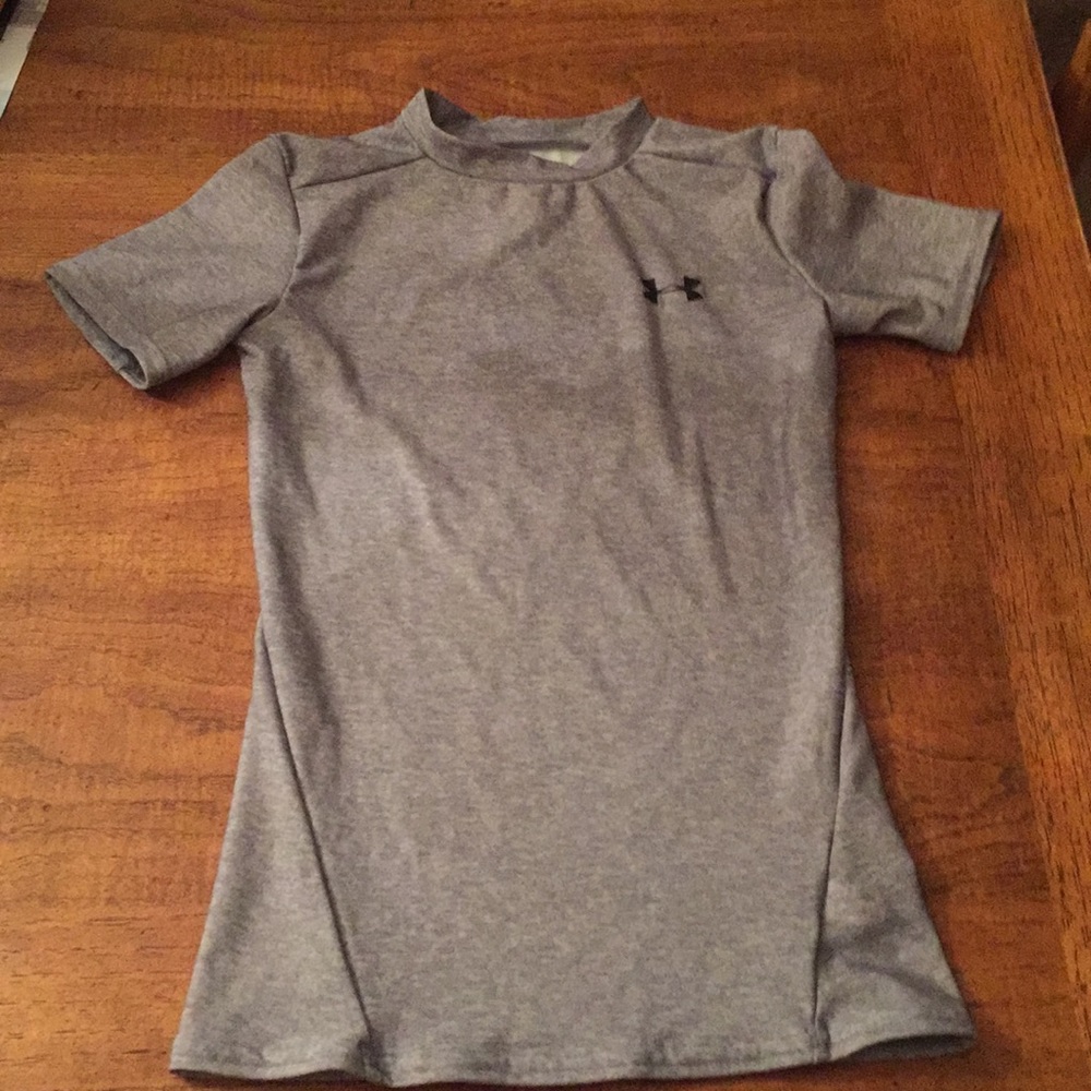 Under armour workout shirt (small) nwot